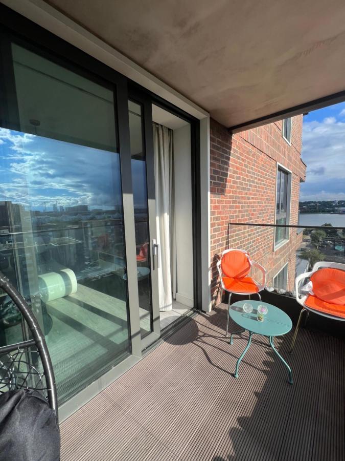 런던 Cityscape Serenity: 10Th Floor Oasis Near City Airport, Excel & 02 아파트 외부 사진