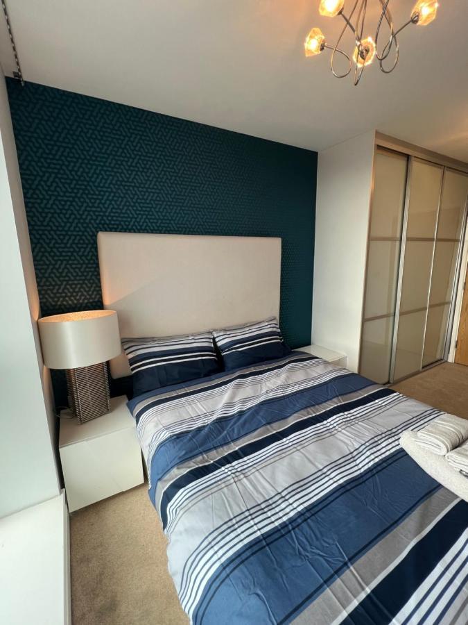 런던 Cityscape Serenity: 10Th Floor Oasis Near City Airport, Excel & 02 아파트 외부 사진