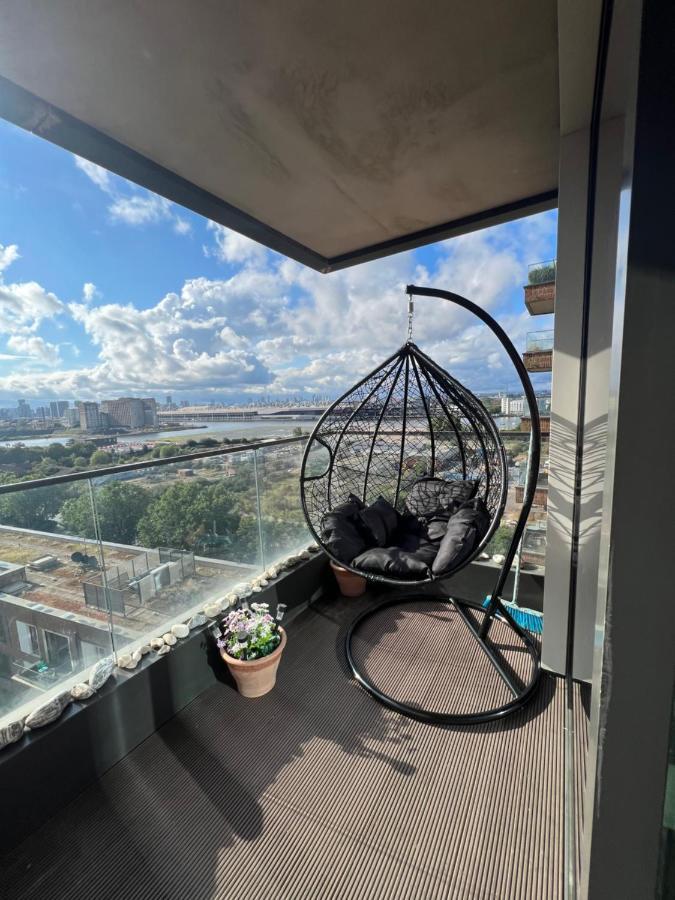 런던 Cityscape Serenity: 10Th Floor Oasis Near City Airport, Excel & 02 아파트 외부 사진