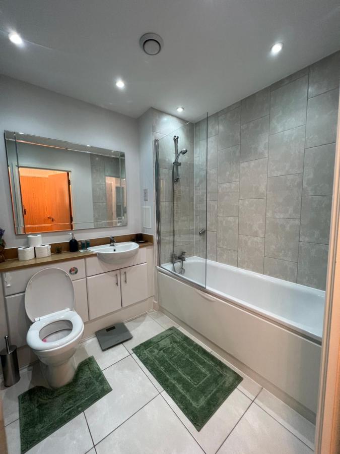 런던 Cityscape Serenity: 10Th Floor Oasis Near City Airport, Excel & 02 아파트 외부 사진