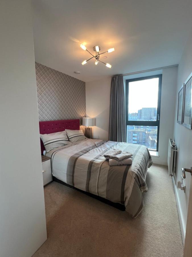 런던 Cityscape Serenity: 10Th Floor Oasis Near City Airport, Excel & 02 아파트 외부 사진
