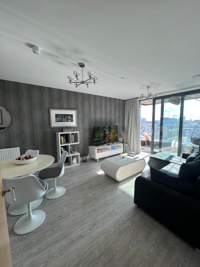 런던 Cityscape Serenity: 10Th Floor Oasis Near City Airport, Excel & 02 아파트 외부 사진